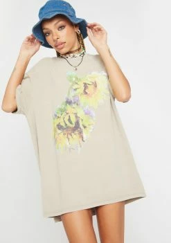 Front Page 19 BDG Tops Sunflower Oversized Graphic Tee