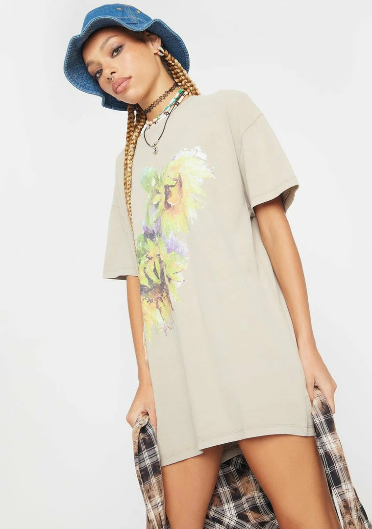 Deals π₯ BDG Tops Sunflower Oversized Graphic Tee π 2 BDG Tops Sunflower Oversized Graphic Tee