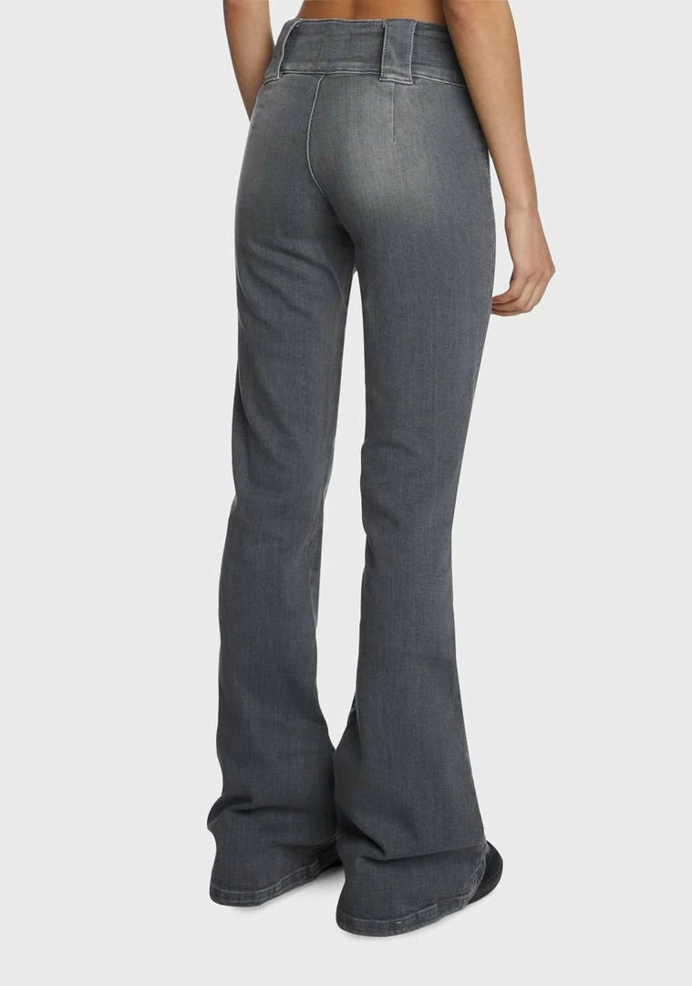 Brand new π BDG Bottoms Missy Low Rise Flare π Jeans π 4 BDG Bottoms Missy Low Rise Flare Jeans