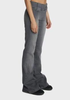 Brand new π BDG Bottoms Missy Low Rise Flare π Jeans π 7 BDG Bottoms Missy Low Rise Flare Jeans